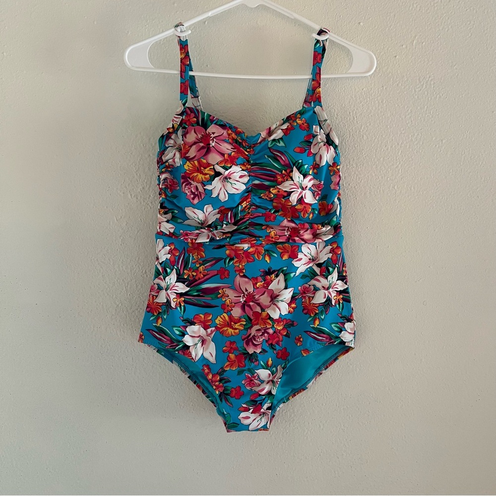 NWT Lands’ end one piece swimsuit size 8